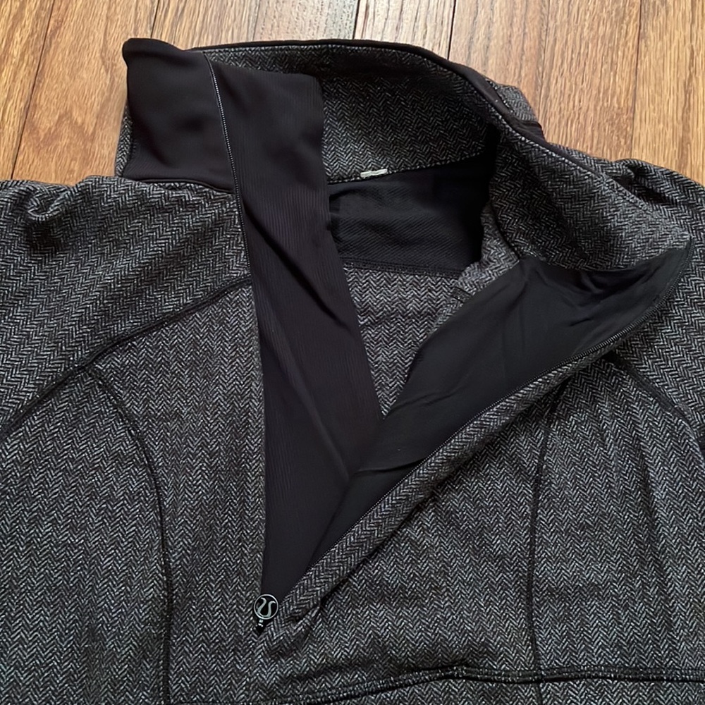 Lululemon base runner half zip - Picture 6 of 9